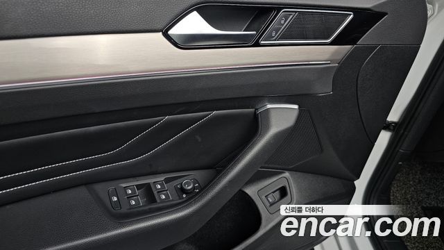 Volkswagen Passat GT (B8) 2.0 TDI Prestige 2022 — фото 35