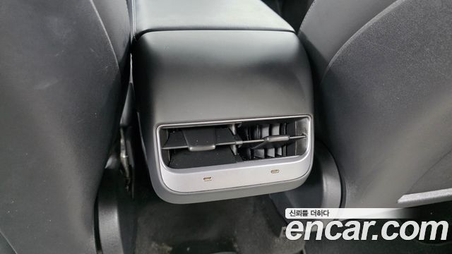 Tesla Model Y Long Range AWD 2021 — фото 19