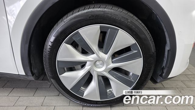 Tesla Model Y Long Range AWD 2021 — фото 21