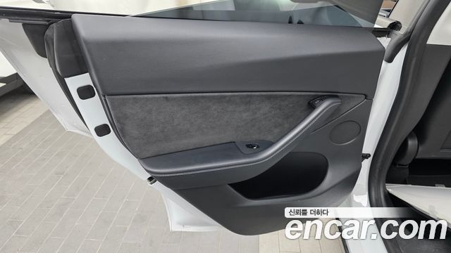 Tesla Model Y Long Range AWD 2021 — фото 25