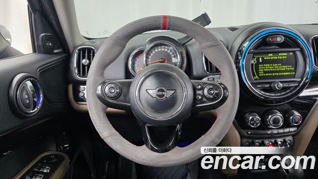 MINI Cooper D Countryman ALL4 2nd 2018 — фото 17