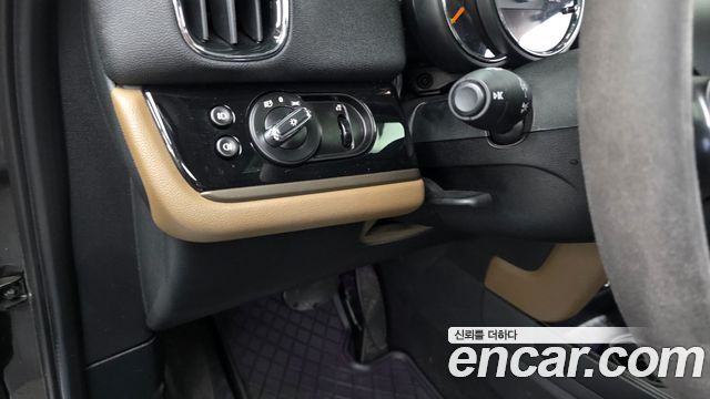 MINI Cooper D Countryman ALL4 2nd 2018 — фото 22