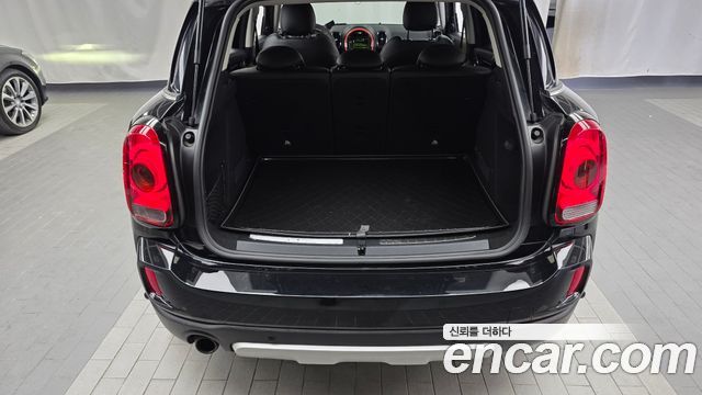 MINI Cooper D Countryman ALL4 2nd 2018 — фото 24