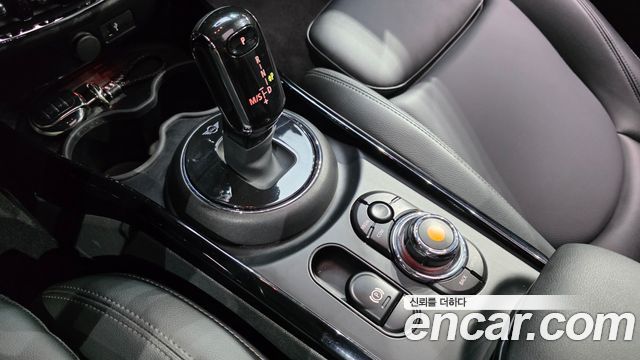 MINI Cooper D Clubman High 2nd 2020 — фото 9