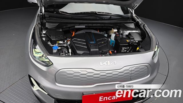 Kia Niro Plus Air 2023 — фото 6