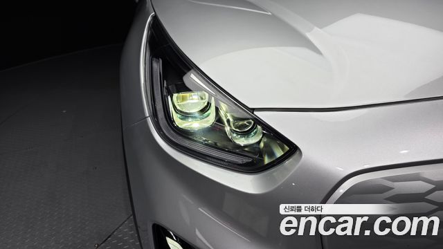Kia Niro Plus Air 2023 — фото 22
