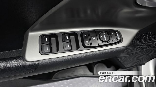 Kia Niro Plus Air 2023 — фото 29