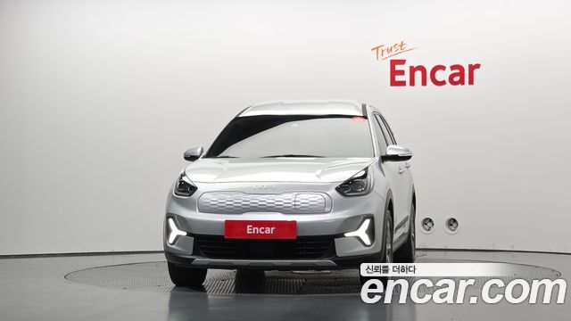 Kia Niro Plus Air 2023 — фото 3