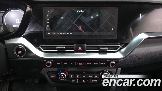 Kia Niro Plus Air 2023 — фото 14