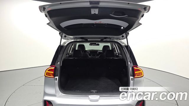 Kia Niro Plus Air 2023 — фото 20