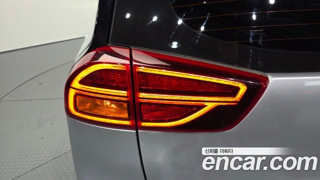 Kia Niro Plus Air 2023 — фото 23