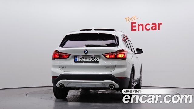 BMW X1 (F48) xDrive 20i xLine 2022 — фото 4