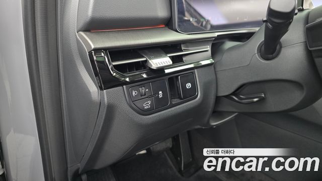 Kia Sportage (V) Gasoline 1.6 Turbo 2WD Signature 2025 — фото 17