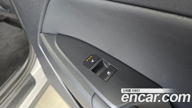 Kia Sportage (V) Gasoline 1.6 Turbo 2WD Signature 2025 — фото 18
