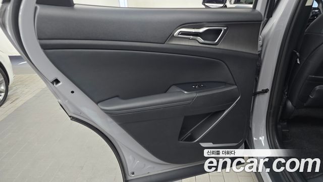 Kia Sportage (V) Gasoline 1.6 Turbo 2WD Signature 2025 — фото 25