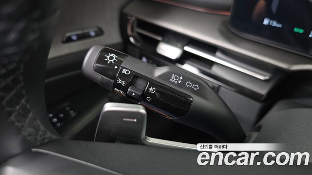 Kia Sportage (V) Gasoline 1.6 Turbo 2WD Signature 2025 — фото 30