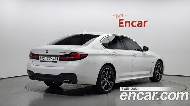 BMW 5 Series (G30) 530e M Sport 2023 — фото 2