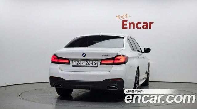 BMW 5 Series (G30) 530e M Sport 2023 — фото 4
