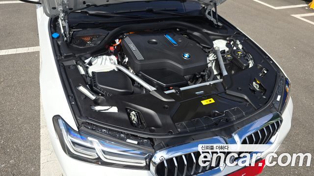 BMW 5 Series (G30) 530e M Sport 2023 — фото 6
