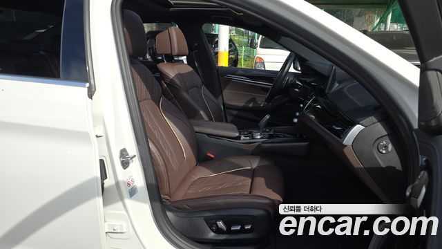 BMW 5 Series (G30) 530e M Sport 2023 — фото 11
