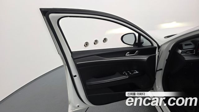 Kia K5 (III) 2.0 Prestige 2021 — фото 24