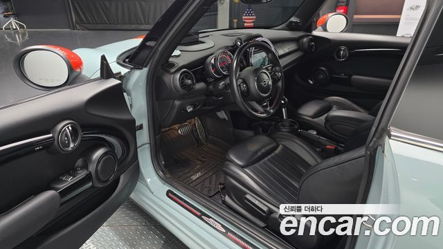MINI Cooper S JCW Delaney Edition 3rd 2019 — фото 10