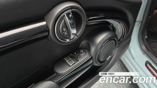 MINI Cooper S JCW Delaney Edition 3rd 2019 — фото 15