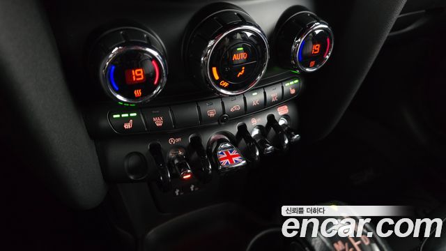 MINI Cooper S JCW Delaney Edition 3rd 2019 — фото 18