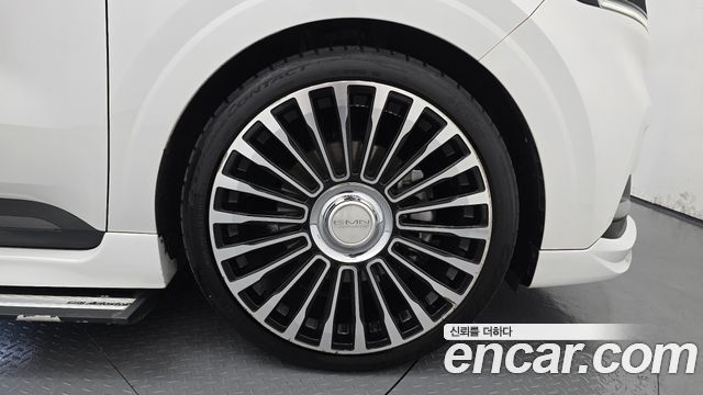 Kia Carnival (IV) Gasoline 9-seater Limousine(Special vehicle) 2021 — фото 5