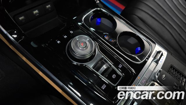 Kia Carnival (IV) Gasoline 9-seater Limousine(Special vehicle) 2021 — фото 9