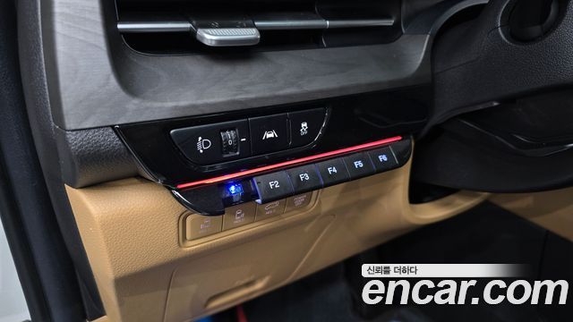 Kia Carnival (IV) Gasoline 9-seater Limousine(Special vehicle) 2021 — фото 16