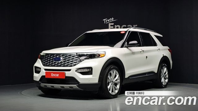 Ford Explorer (VI) 3.0 Platinum 4WD 2022 — фото 1
