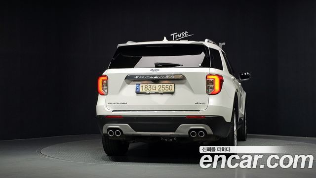 Ford Explorer (VI) 3.0 Platinum 4WD 2022 — фото 4