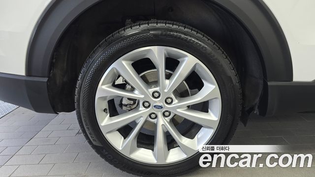Ford Explorer (VI) 3.0 Platinum 4WD 2022 — фото 5