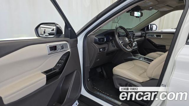 Ford Explorer (VI) 3.0 Platinum 4WD 2022 — фото 10