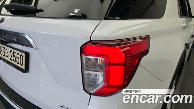 Ford Explorer (VI) 3.0 Platinum 4WD 2022 — фото 23