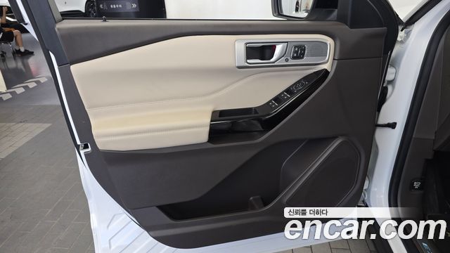 Ford Explorer (VI) 3.0 Platinum 4WD 2022 — фото 24