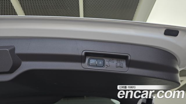 Ford Explorer (VI) 3.0 Platinum 4WD 2022 — фото 32