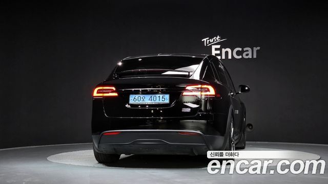 Tesla Model X Plaid 2023 — фото 4