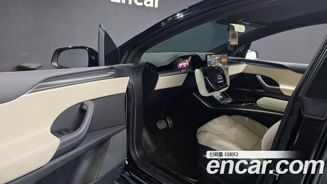 Tesla Model X Plaid 2023 — фото 10