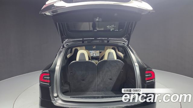 Tesla Model X Plaid 2023 — фото 24