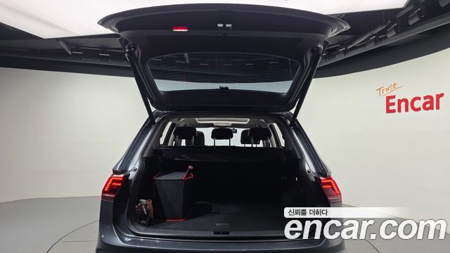 Volkswagen Tiguan Allspace 2.0 TDI Prestige 2018 — фото 22