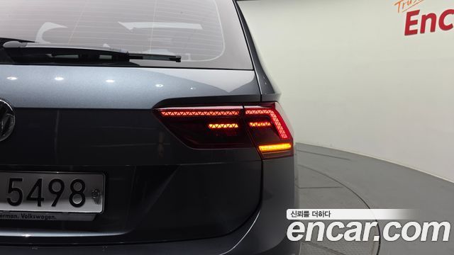 Volkswagen Tiguan Allspace 2.0 TDI Prestige 2018 — фото 29
