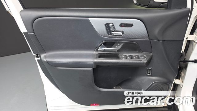 Mercedes-Benz GLB-Class (X247) GLB200 d 2021 — фото 24