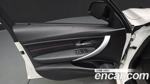 BMW 3 Series (F30) 320d Sport 2015 — фото 24