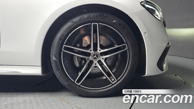 Mercedes-Benz E-Class (W214) E300 4MATIC AMG Line 2024 — фото 21