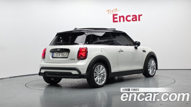 MINI Cooper Classic Plus Launch Pack Third Generation 2023 — фото 2