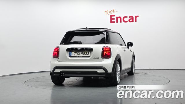 MINI Cooper Classic Plus Launch Pack Third Generation 2023 — фото 4