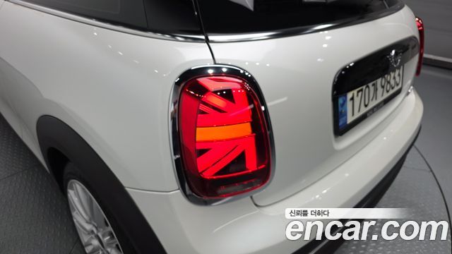 MINI Cooper Classic Plus Launch Pack Third Generation 2023 — фото 29