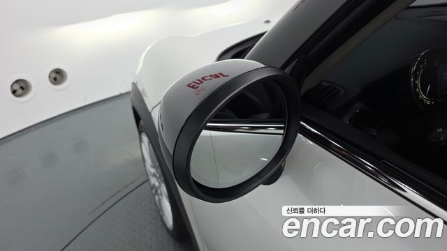 MINI Cooper Classic Plus Launch Pack Third Generation 2023 — фото 42